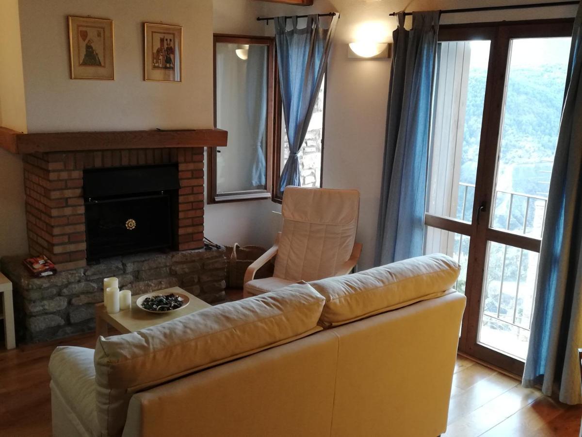 Coqueto Apartamento Duplex En Roda de Isábena المظهر الخارجي الصورة